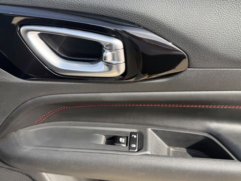 Used 2025 Jeep Compass Trailhawk AWD/4WD image 25