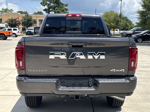 Used 2025 RAM 2500 Laramie AWD/4WD image 7