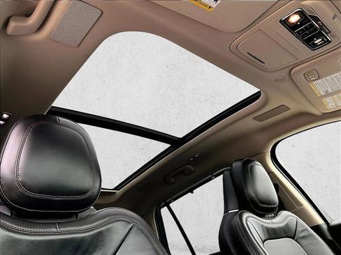 Used 2020 Lincoln Aviator Reserve w/ Equipment Group 201A image 17