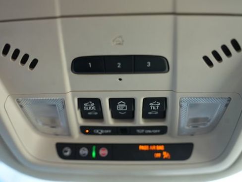 Used 2024 Buick Enclave Avenir w/ Avenir Technology Package AWD/4WD image 33