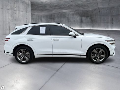 Used 2022 Genesis GV70 3.5T Sport w/ Sport Advanced Package image 8