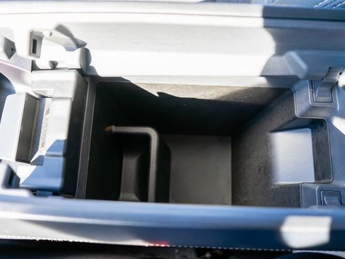 Used 2022 Nissan Rogue SV image 35