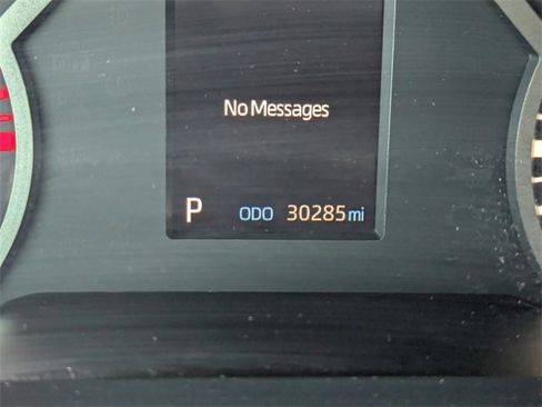 Used 2022 Toyota Tundra SR5 w/ Convenience Package image 28