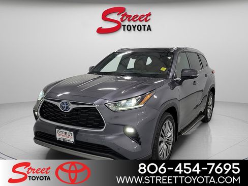 Certified 2022 Toyota Highlander Platinum image 1