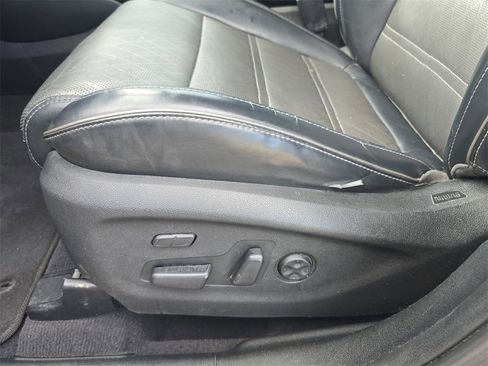 Used 2017 Kia Sorento SX image 25