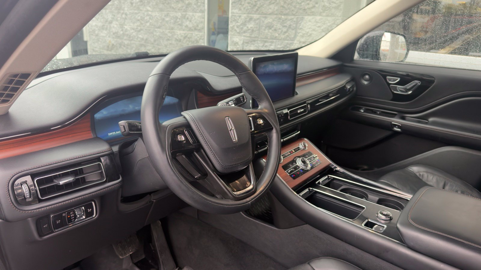 Used 2023 Lincoln Aviator Reserve w/ Elements Package Plus AWD/4WD image 10