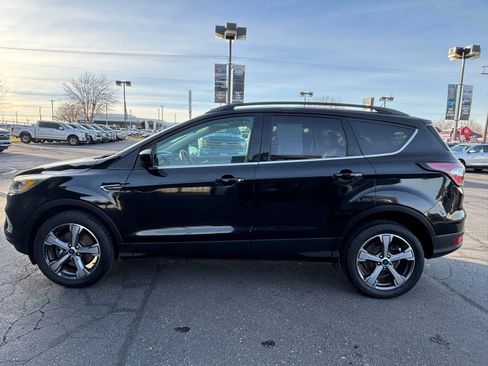 Used 2017 Ford Escape SE w/ SE Leather Comfort Package image 6