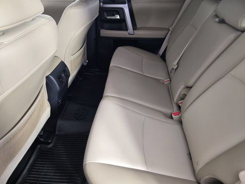 Used 2018 Toyota 4Runner SR5 Premium AWD/4WD image 32