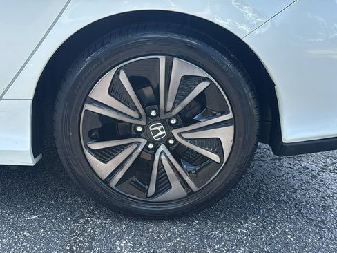 Used 2018 Honda Civic EX image 9