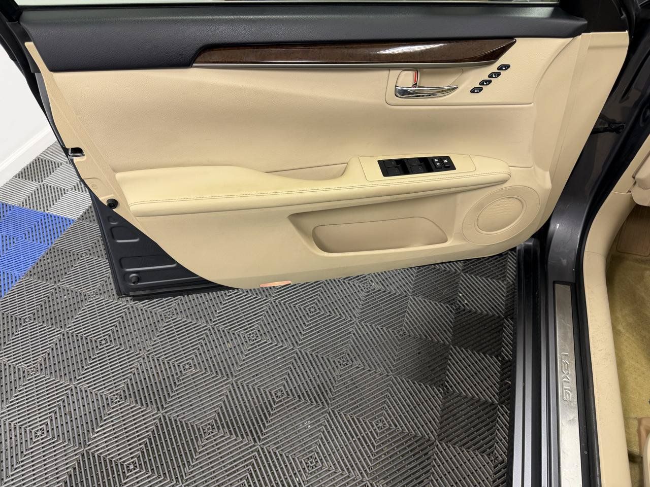 Used 2014 Lexus ES 350 w/ Luxury Package FWD image 5