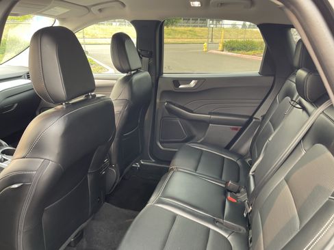 Used 2025 Ford Escape Platinum AWD/4WD image 14