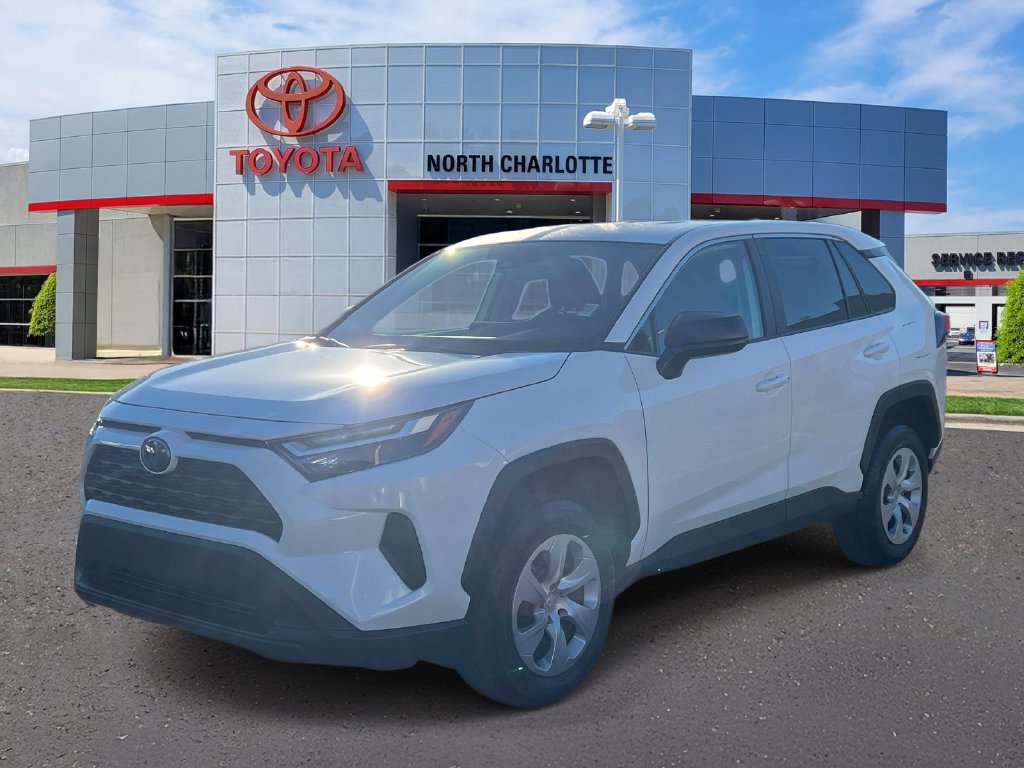 Used 2024 Toyota RAV4 LE FWD image 5