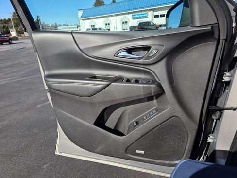 Used 2018 Chevrolet Equinox Premier image 10