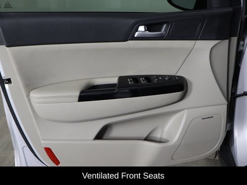 Used 2021 Kia Sportage EX w/ EX Technology Package FWD image 19
