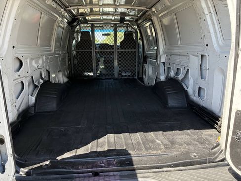 Used 2013 Ford E-250 and Econoline 250 Extended w/ Commercial Cargo Van Pkg RWD image 4