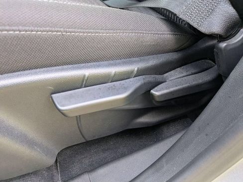 Used 2025 Chevrolet Equinox LT FWD image 13