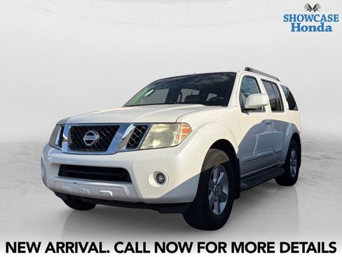Used 2008 Nissan Pathfinder SE w/ Leather Pkg RWD image 2