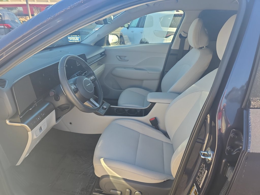 Used 2025 Hyundai Kona SEL FWD image 9