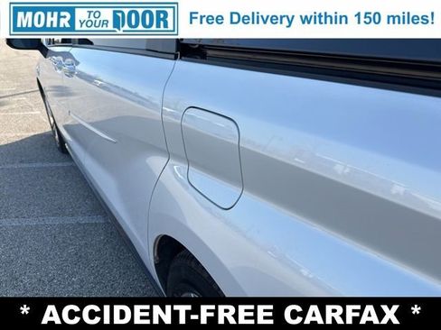 Used 2023 Toyota Sienna XSE image 11