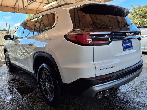 New 2026 GMC Acadia Elevation image 8