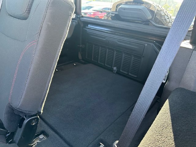 Used 2018 Jeep Wrangler Unlimited Rubicon w/ Uconnect 4C Nav & Sound Group AWD/4WD image 19