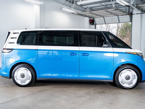 Used 2025 Volkswagen ID. Buzz 1st Edition image 5