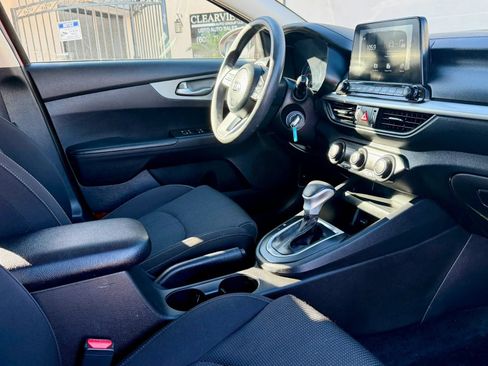 Used 2021 Kia Forte LXS FWD image 6