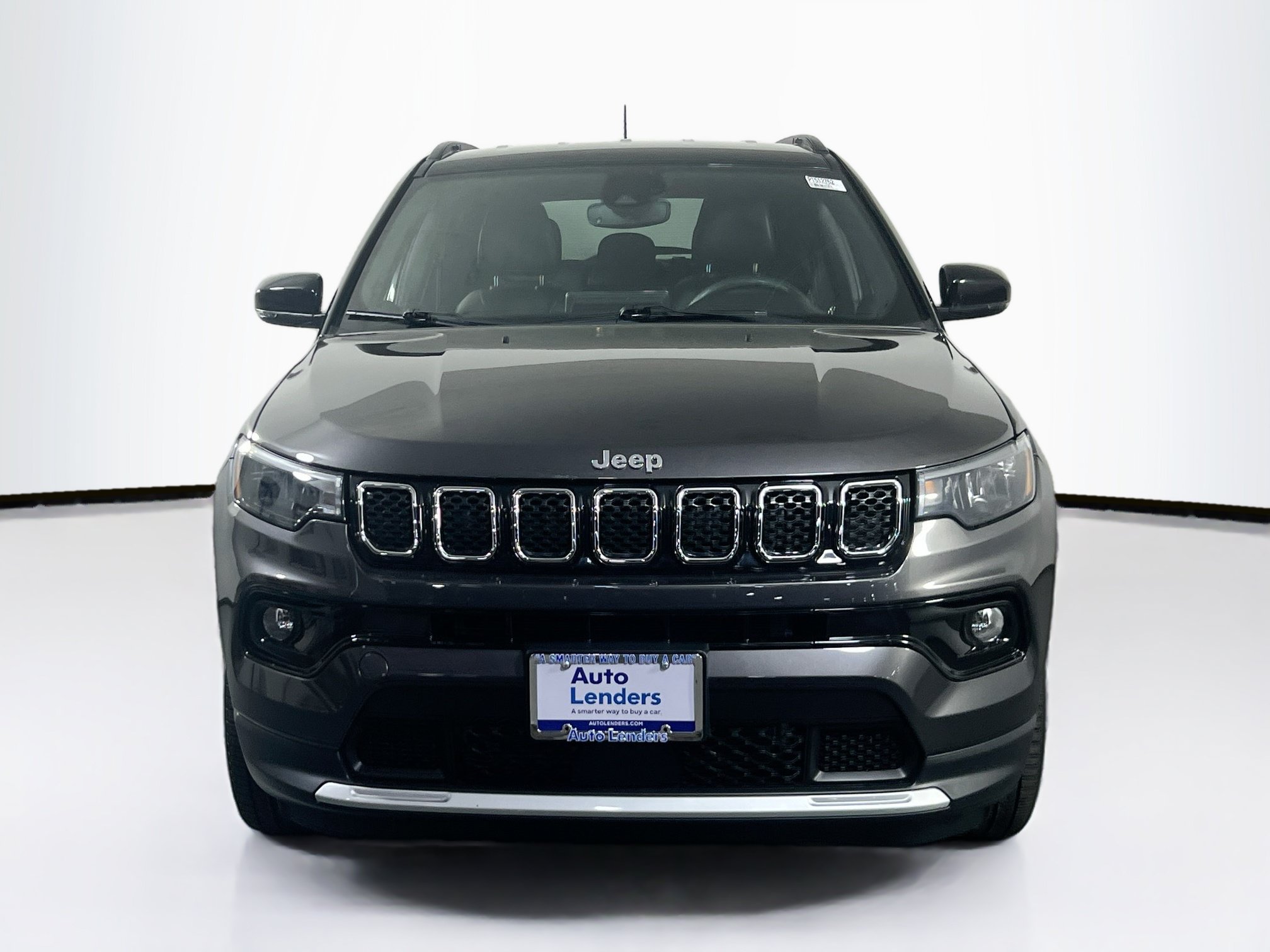 Used 2023 Jeep Compass Limited AWD/4WD image 2