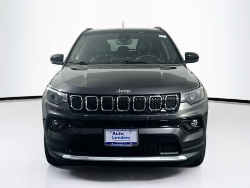 Used 2023 Jeep Compass Limited AWD/4WD image 2