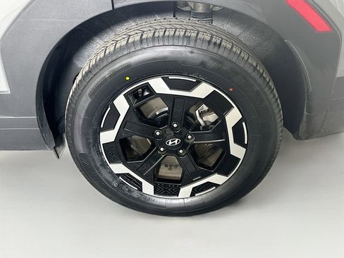 Used 2025 Hyundai Santa Fe SEL image 11