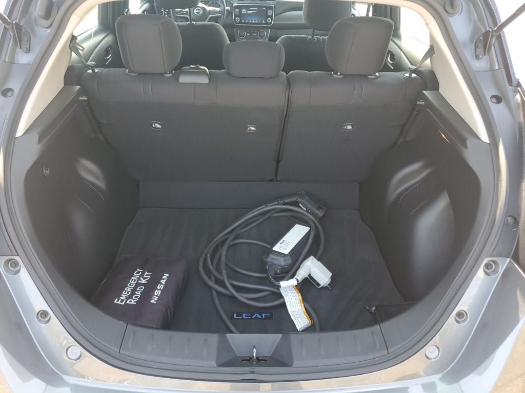 Used 2025 Nissan Leaf S FWD image 3