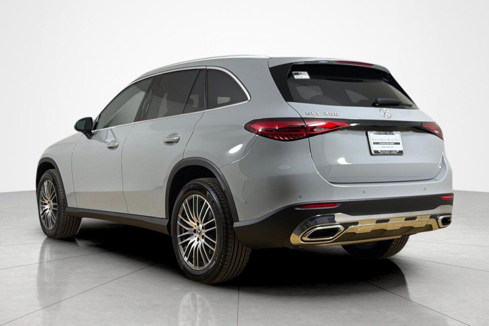 Used 2026 Mercedes-Benz GLC 300 image 3