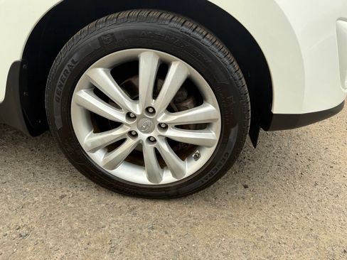 Used 2011 Hyundai Tucson Limited w/ Premium Pkg 3 AWD/4WD image 26