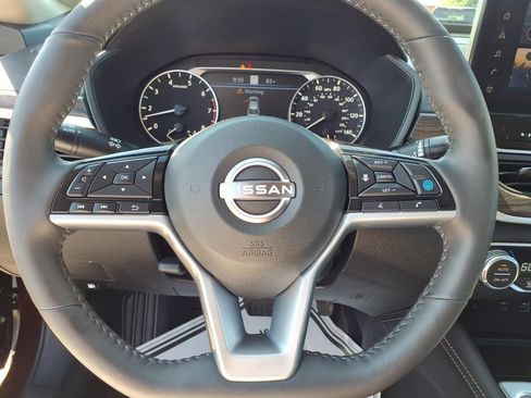 Used 2025 Nissan Altima 2.5 SL FWD image 7