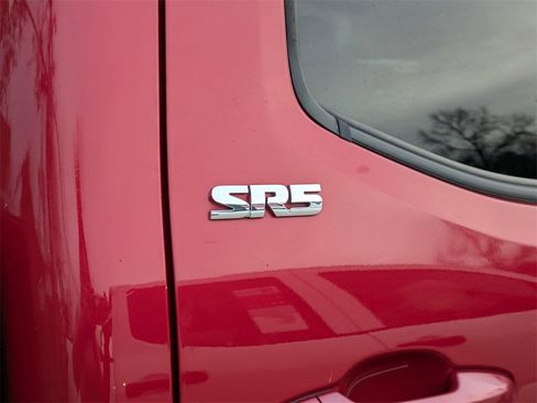Used 2019 Toyota Tacoma SR5 image 9