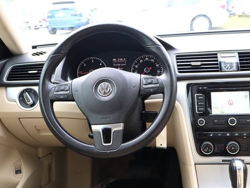 Used 2013 Volkswagen Passat TDI SE FWD image 11