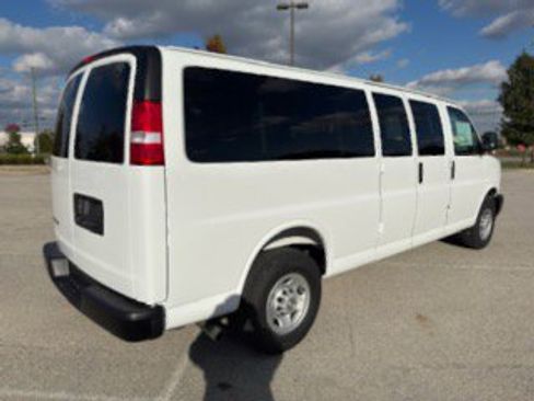New 2025 Chevrolet Express 3500 LS image 7