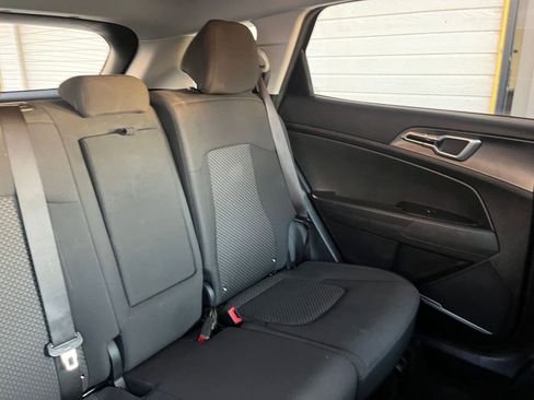 Used 2023 Kia Sportage LX image 34
