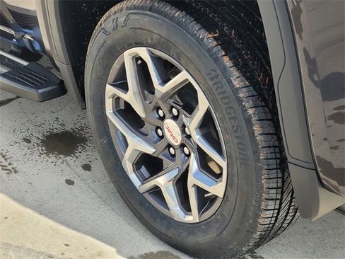 Used 2023 GMC Sierra 1500 SLT image 7