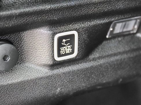 Used 2023 Jeep Grand Cherokee L Limited image 10