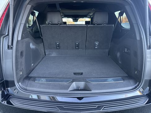 Used 2023 Cadillac Escalade ESV Premium Luxury Platinum image 29