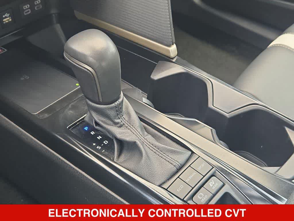 Used 2025 Toyota Camry SE FWD image 31