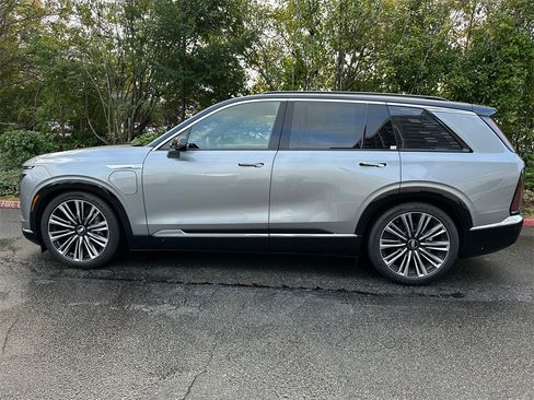 New 2026 Cadillac Vistiq Premium Luxury image 2