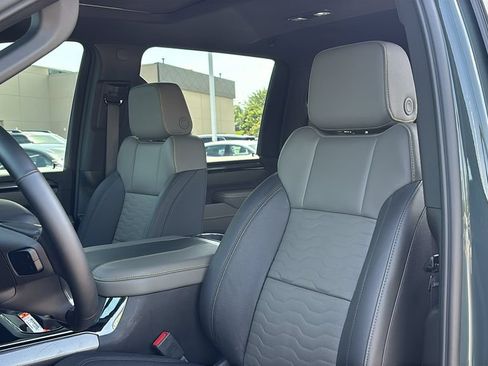 Used 2026 Chevrolet Silverado 2500 ZR2 w/ LPO, Dark Essentials Package AWD/4WD image 10