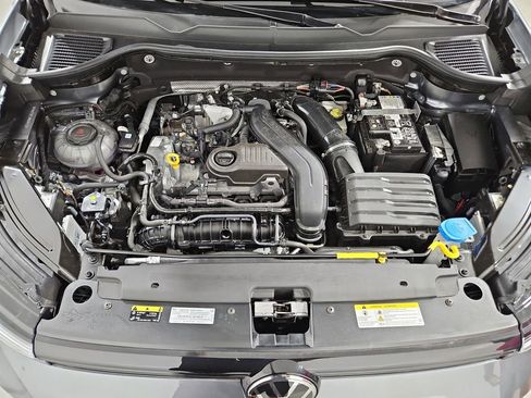 Certified 2025 Volkswagen Taos SE FWD image 21