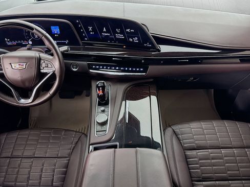 Used 2022 Cadillac Escalade Sport Platinum w/ Heavy-Duty Trailer Package AWD/4WD image 23