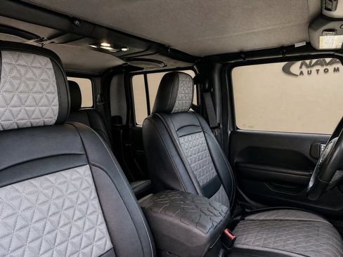 Used 2021 Jeep Gladiator Sport AWD/4WD image 13