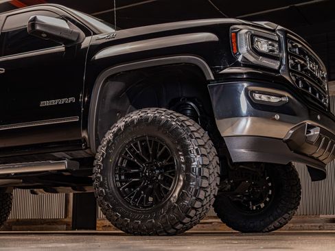 Used 2018 GMC Sierra 1500 SLT image 12