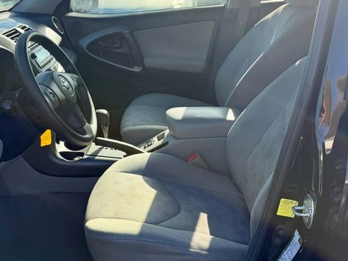 Used 2012 Toyota RAV4 FWD image 10