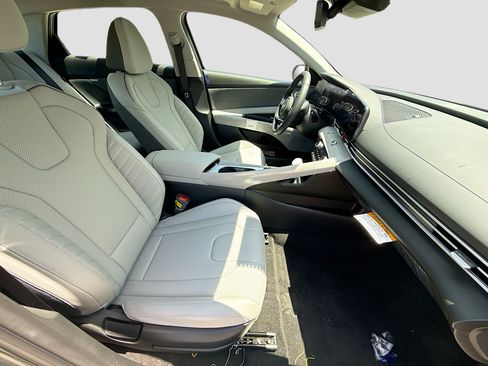 New 2026 Hyundai Elantra Limited FWD image 20